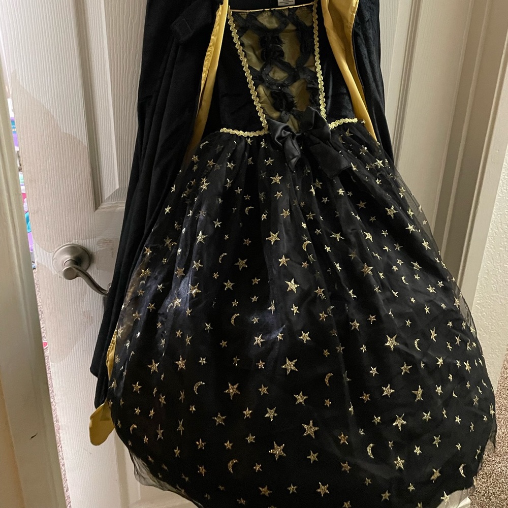 Toddler Halloween witch costume with hat and cape